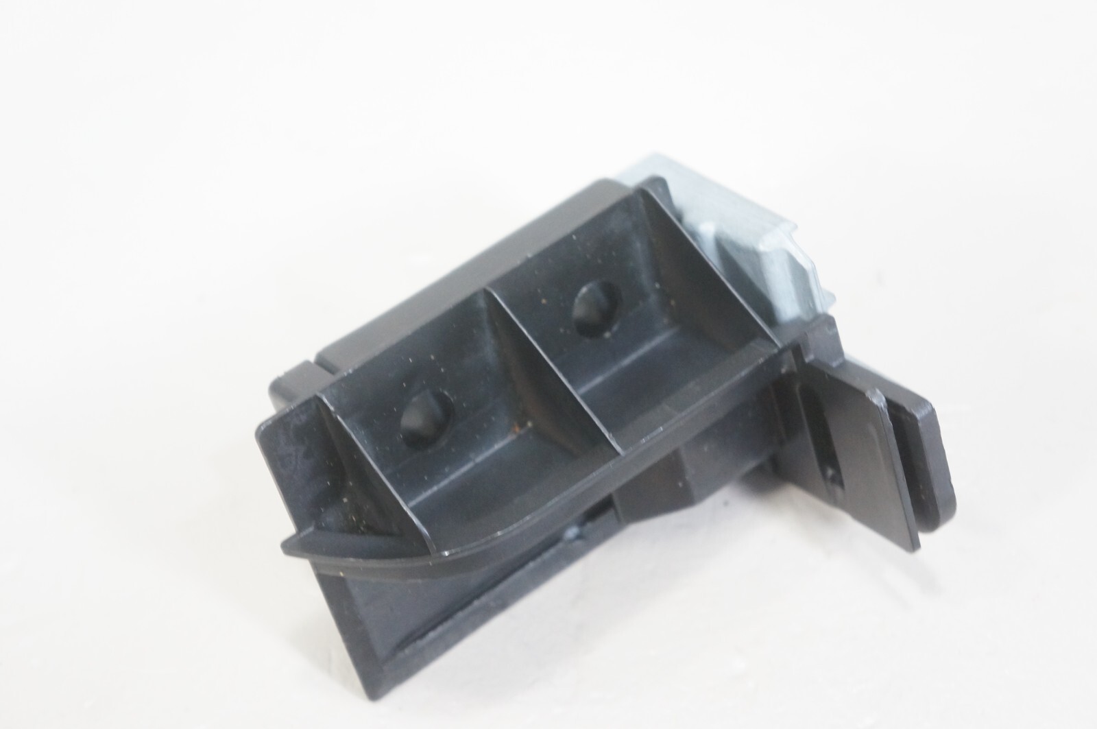 2007-2013 bmw x5 e70 rear left driver side roller blind shade bracket support Item image 9