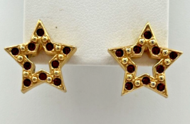 Vintage Avon Sparkle Star Earrings Red Rhinestones Gold Tone SKU PB78 - £7.98 GBP