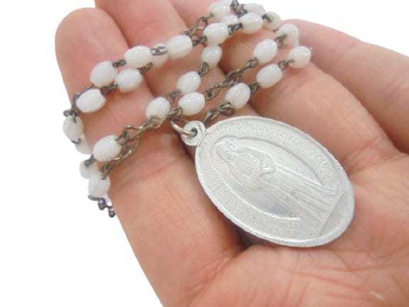 Primary image for VIRGIN MARY & JESUS Praying rosary necklace with beads in white Murano glass and