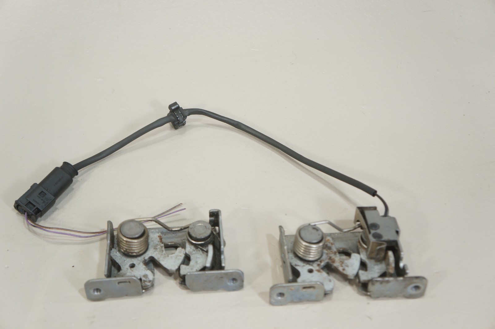 2007-2013 bmw x6 x5 e70 front hood bonnet latch lock mechanism actuator pair Item image 7
