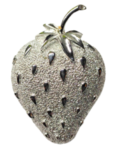 Vintage Sarah Coventry Strawberry Fruit Brooch Pin Silver Tone Signed - $15.95