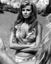 Raquel Welch in One Million Years B.C. on set in fur bikini busty 16x20 Canvas G - £55.93 GBP