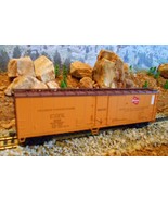 HO Scale: Athearn The Milwaukee Road Box Car, Model Railroad Train Toy C... - £22.61 GBP