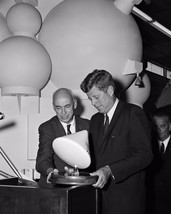 President John F. Kennedy and NASA Administrator with Apollo model Photo Print - £7.04 GBP