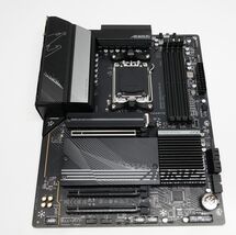 GIGABYTE B650 AORUS ELITE AX Motherboard READ image 2