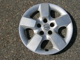 One genuine 2008 to 2014 Nissan Rogue 16 inch hubcap wheel cover - £21.65 GBP