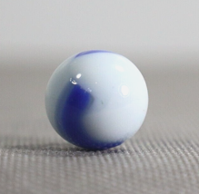 Vintage Akro Agate Hero Patch Shooter Marble Blue White 9/16in Diameter - $9.00
