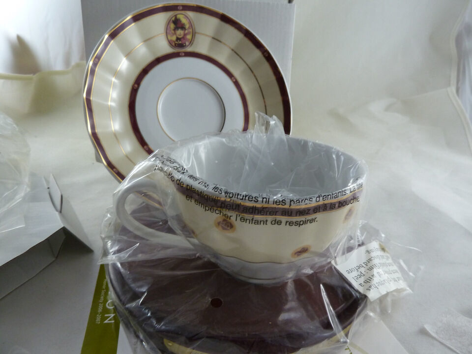 Avon 2006 Mrs Albee Honor Society Commemorative Teacup Saucer Stand New in box - £11.07 GBP