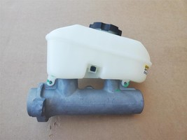 OEM 2006-2011 Cadillac DTS Brake Master Cylinder W/reservoir 15230127 18... - $41.58