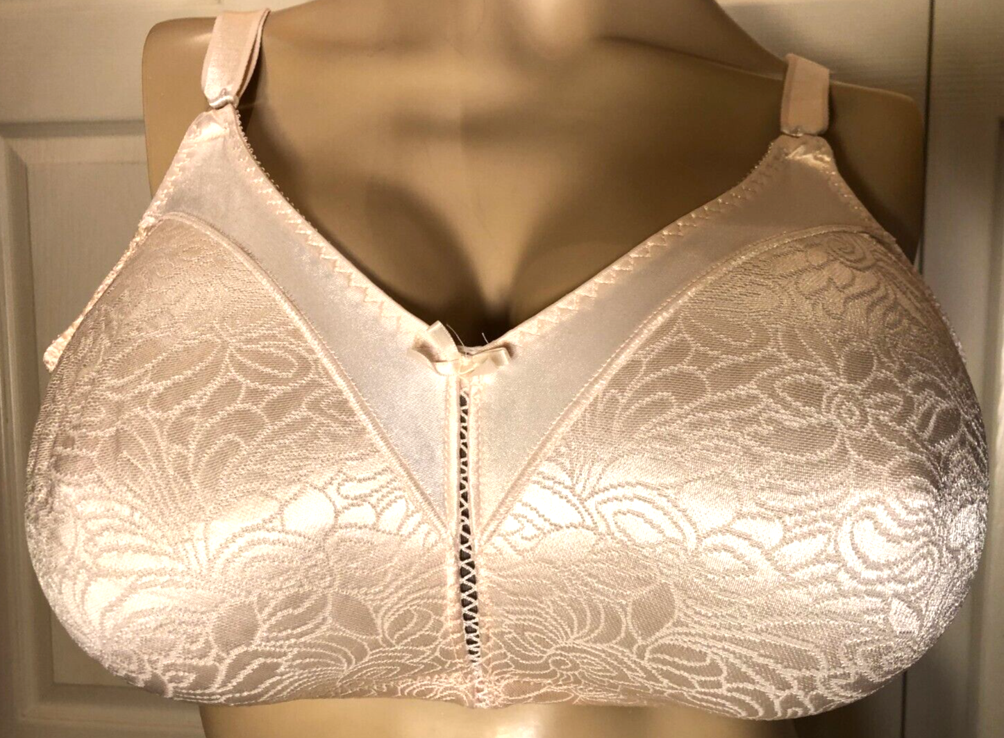 Bali 38DD Beige 38 Dd Unlined Wire Free 3372 and 50 similar items