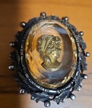 Vintage Glass Cameo BROOCH reverse carved intaglio gold tone   A - £13.82 GBP