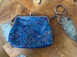 Patricia Nash blue embossed leather coin bag - $922.68 MXN
