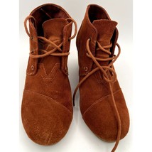 TOMs womens brown rust desert wedge suede lace up comfort booties size 7.5 - $230.12 MXN