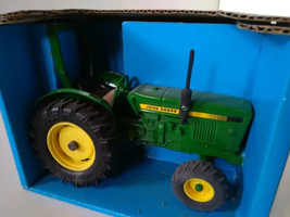 ERTL 581 JOHN DEERE MODEL COMPACT UTILITY TRACTOR WIDE FRONT  1:16 SCALE... - $26.14