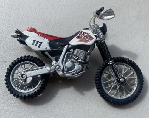 Maisto Honda XR400R Dirt Bike Motorcycle  1/18 Scale or 4.5" Long Red - $15.83