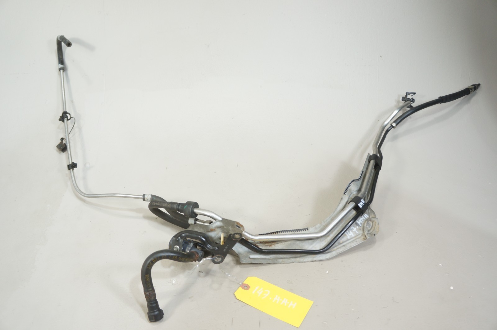 06-2009 land range rover sport L320 4.2l engine fuel rail undercariage Item image 6