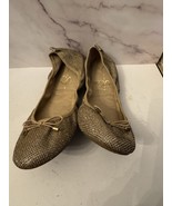 Jessica Simpson Gold Ballet Flats  - $282.25 MXN