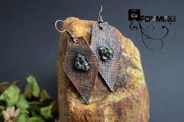 Copper electroformed romboid Earrings with olivine peridot crystals dark patina - £30.67 GBP