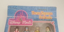 Vintage 1988 Disney Magic Town Square Friends Tour Guide Engineer Tourists Toy - $9.89