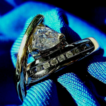 Earth mined Triangle Diamond Engagement Ring Vintage Deco Style Solitair... - $4,553.01