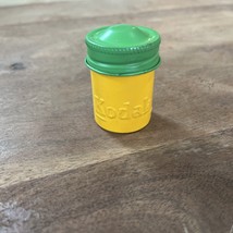 Vintage Kodak Film Metal Canister Container Green Cap Embossed 35mm - $186.94 MXN