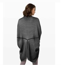 Lululemon Reversible Cabin Yogi Wrap One Size OS Gray Black Stripe Boolu... - $26.99