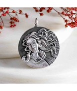Sterling Silver Birth of Venus Portrait Pendant 30x25mm - €50,64 EUR
