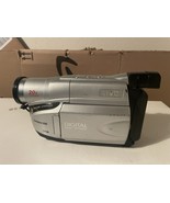 JVC GR-AXM17U VHS-C Video Camera Camcorder w/battery No Charger - $68.43 CAD