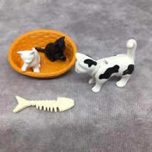 Playmobil Cat &amp; Kittens in a Basket w/ Dead Fish - £5.47 GBP