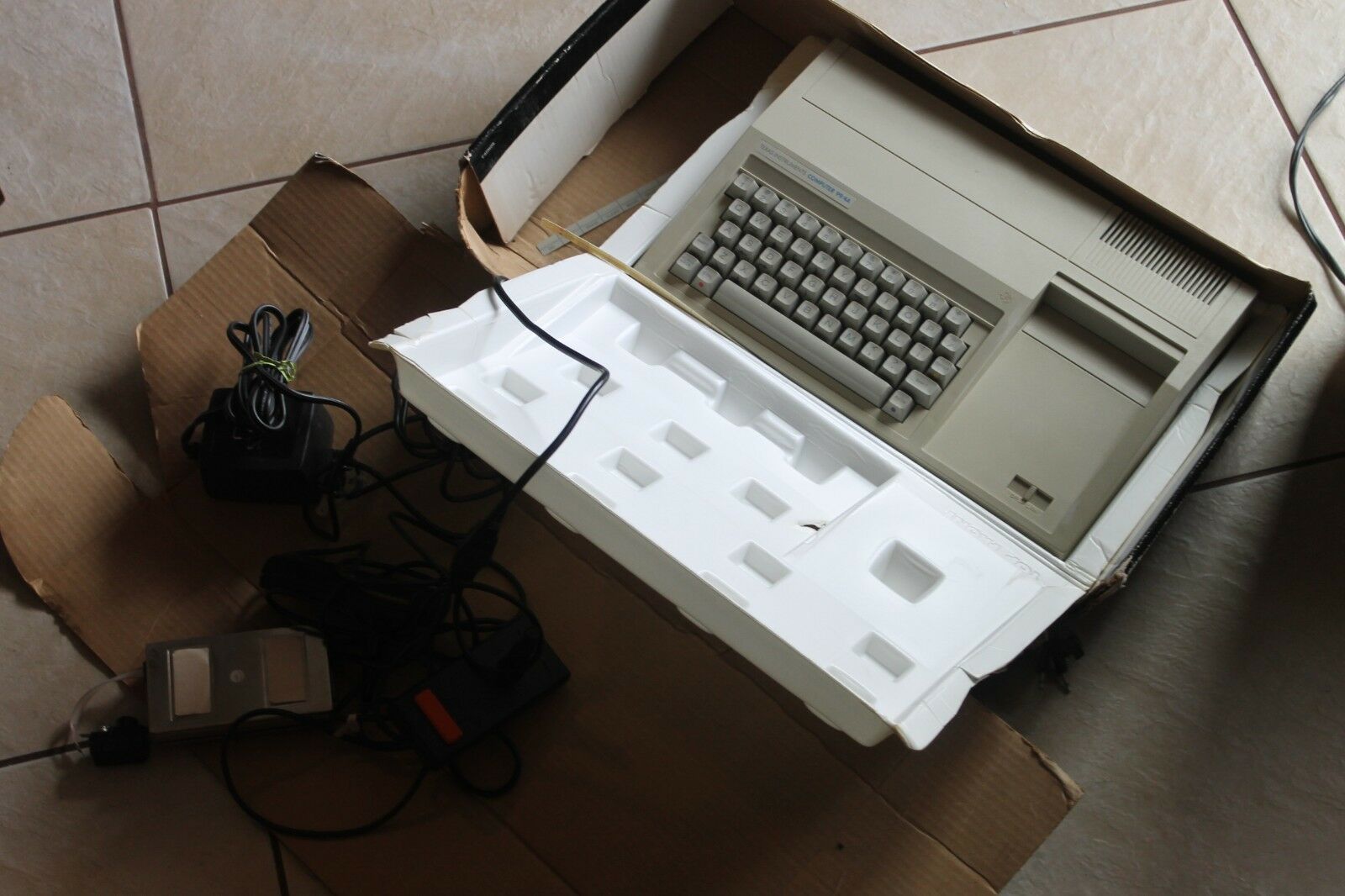 TEXAS INSTRUMENTS TI-99/4A HOME COMPUTER ATTIC FIND - $106.95