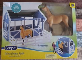 Breyer Delux country Stable with Horse and Wash Stall - £36.12 GBP
