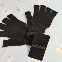 Uohuangjia Mittens--Feel the Warmth image 3