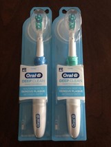 Oral-B Complete Deep Clean & Gum Care battery power Electric Toothbrush lot of 2 - $16.82