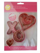Cookie Cutter 12 pc Decorating Kit with Bags and Tips Wilton Valentine&#39;s... - £8.55 GBP
