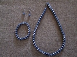 NWT Women’s Faux Pearl Necklace, Bracelet &amp; Earring Set – See Description  - £8.75 GBP