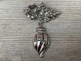 Vintage Rebecca Collins Silvertone Coral And Shell Pendant - $19.75