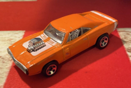 2010 Mattel Hot Wheels Chrysler Orange - £7.82 GBP