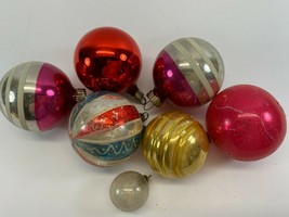Vintage Lot 7 Christmas Tree Ball Ornaments Shiny Brite Japan Premier USA - £34.84 GBP