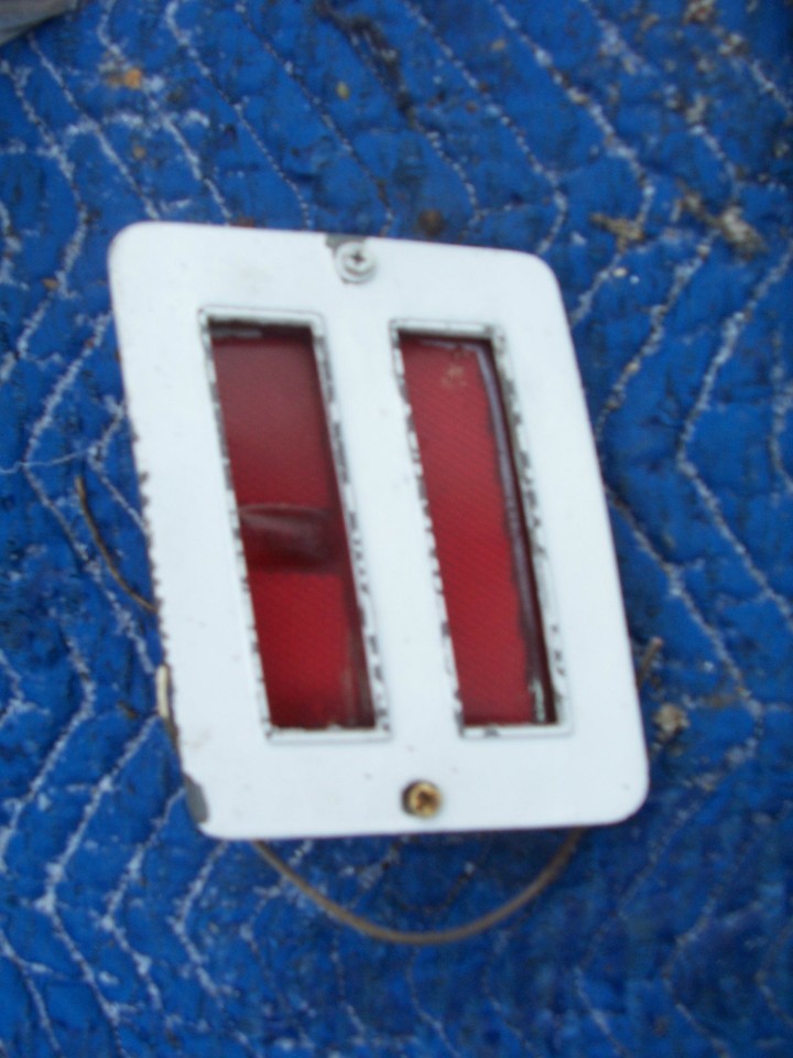1973 EL CAMINO RIGHT REAR SIDE CLEARANCE MARKER LIGHT OEM USED ORIGINAL ... - $66.48