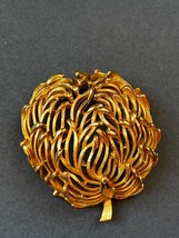 Vintage Trifari Signed Bulbous Cut-Out Brushed Goldtone Flower Brooch Pin – - £14.61 GBP