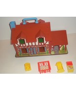 Fisher Price 1980 Vintage Play Family Tudor House #952 Includes Some Acc... - $943.36 MXN