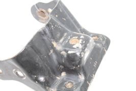 01-10 CHEVY SILVERADO 2500HD 6.6L ENGINE MOUNT BRACKET Q7018 image 2