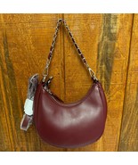 URBAN EXPRESSIONS Emily Crescent Crossbody - Burgundy - €32,73 EUR