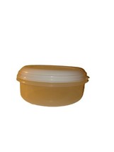 Rubbermaid Servin&#39; Saver Round Food Storage #3 Almond Lid 1.4 quart - $11.98