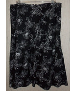 EXCELLENT WOMENS SAG HARBOR BLACK W/ WHITE FLORAL PRINT LINED SKIRT   SI... - $467.75 MXN