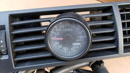 03-05 Audi A4 S4 Dash Air Vent Turbo Boost Gauge Pod image 3