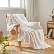 Newcosplay Super Soft Throw Blanket Ivory Premium Silky Flannel Fleece, ... - $786.66 MXN