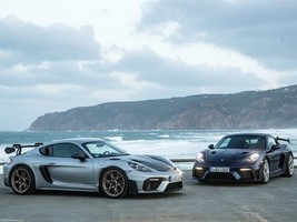 Porsche 718 Cayman GT4 RS 2022 Poster 24 X 32 | 18 X 24 | 12 X 16 #CR-1496063 - £15.73 GBP+