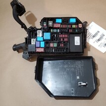 2000-2005 TOYOTA CELICA GT GT-S ENGINE ROOM BAY FUSE RELAY BOX GTS OEM image 4