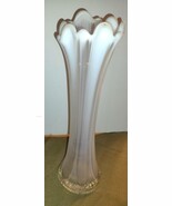 Northwood swung Opalescent vase - $1,134.76 MXN